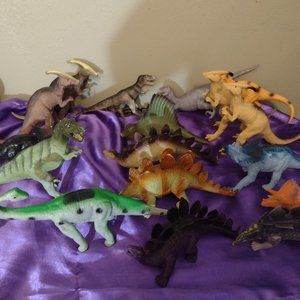 lot of 17 dinosaurs jurrasic park/plastic